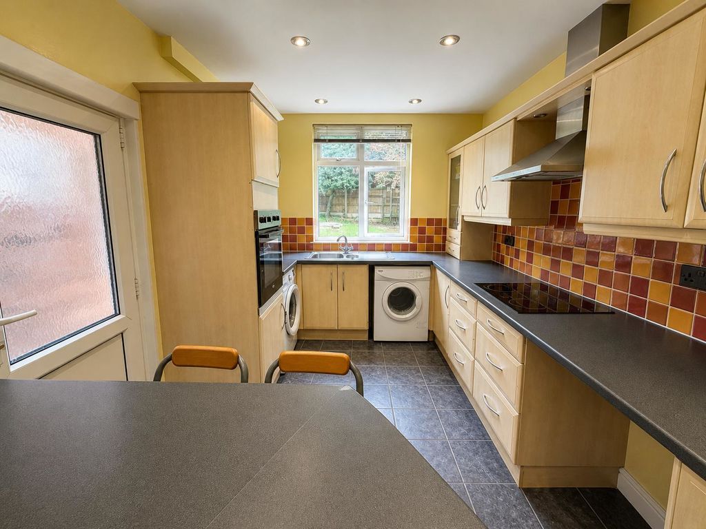 Room Charnock Avenue in Nottingham
