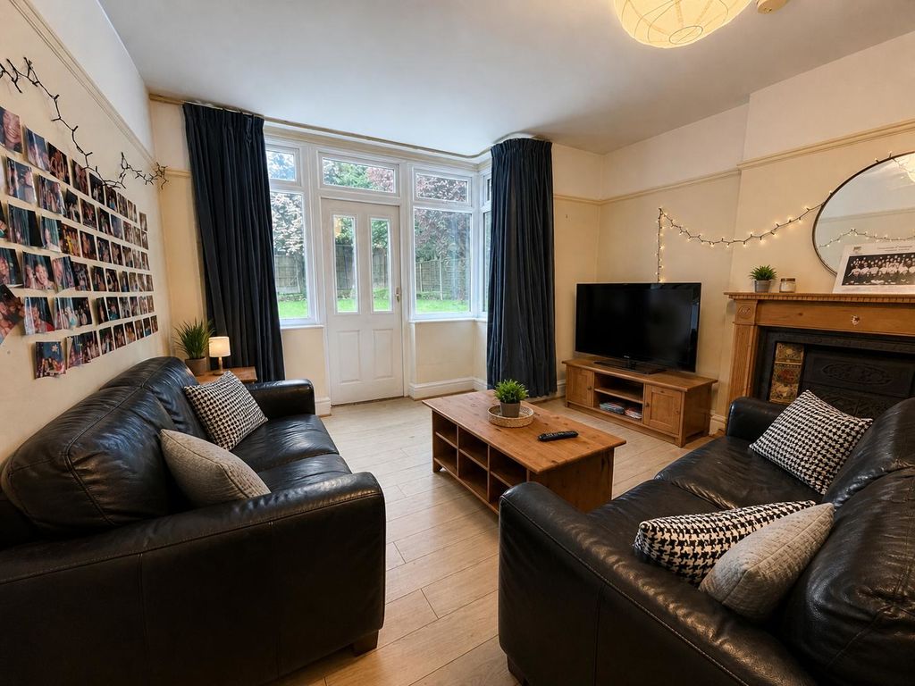 Room Charnock Avenue in Nottingham