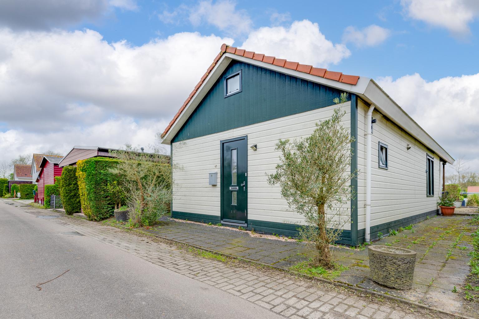 Huis Onderdijk 245 043 in Wervershoof