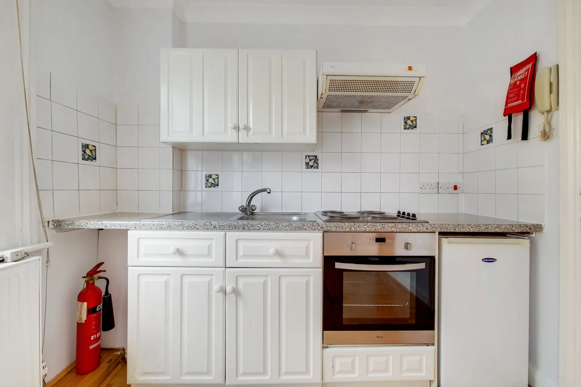 Flat Woodfield Road in City of Westminster