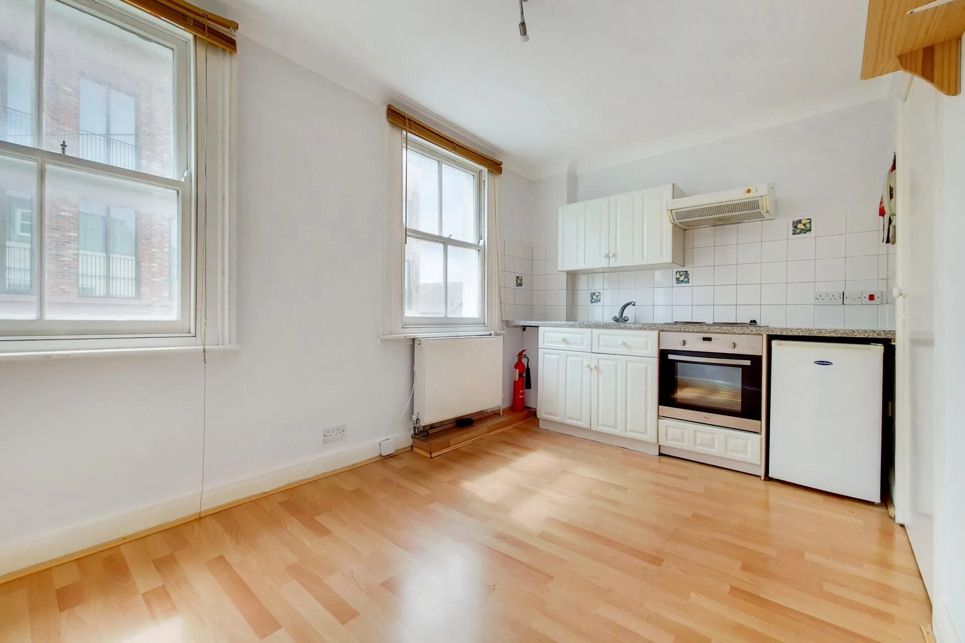 Flat Woodfield Road in City of Westminster