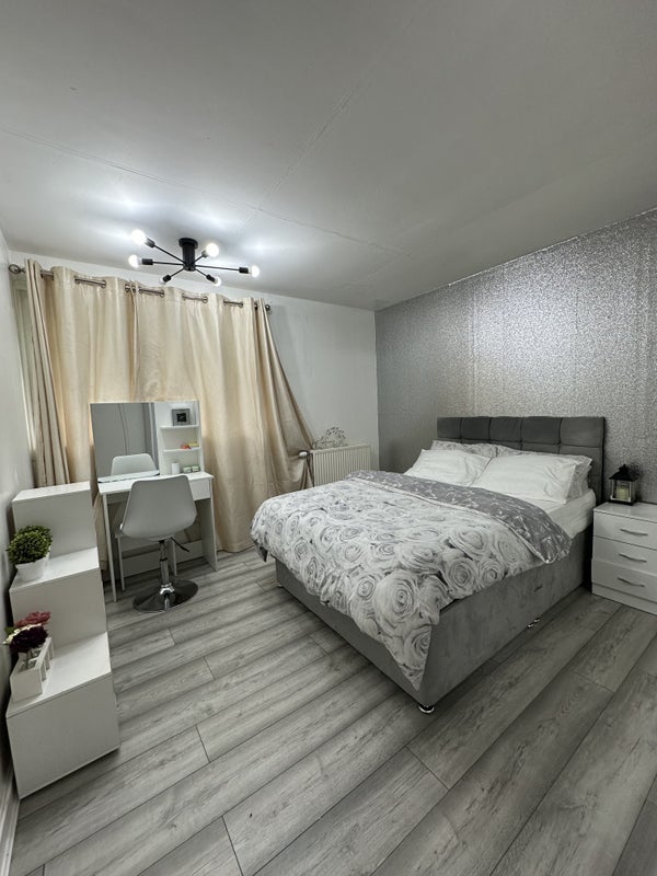 Room Westerhouse Road in Gartloch
