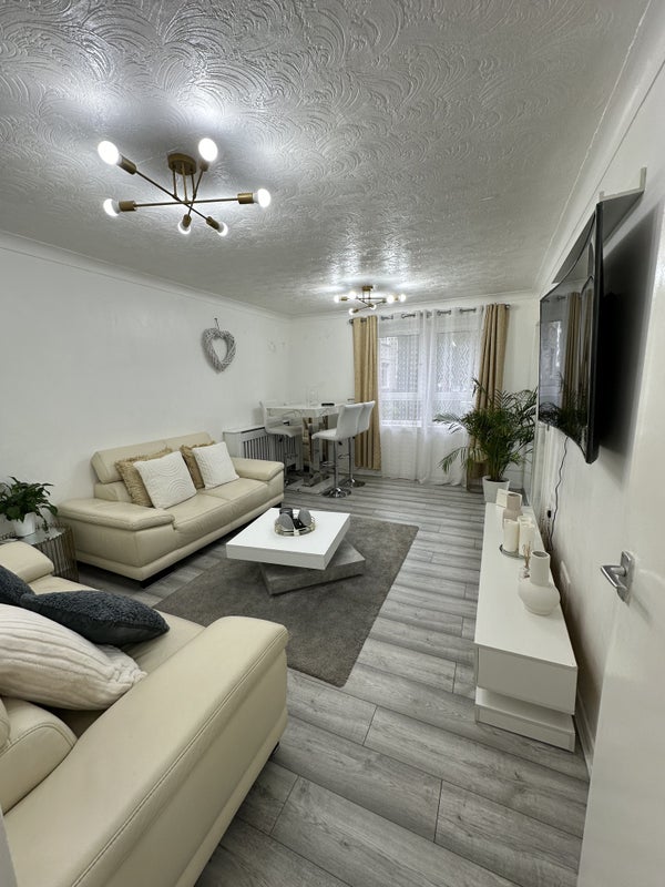 Room Westerhouse Road in Gartloch