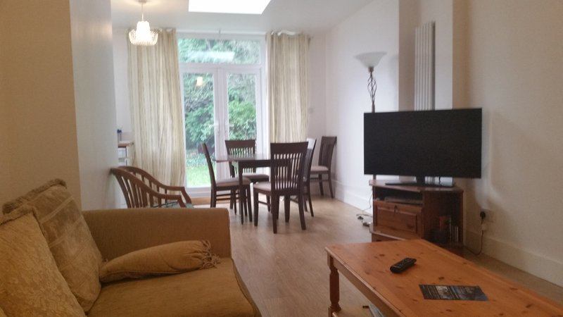 Room Dunbar Road in Greater London