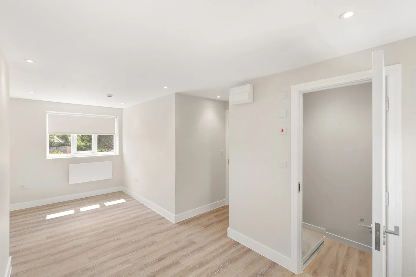 Flat Farleigh Road in Borough of Runnymede