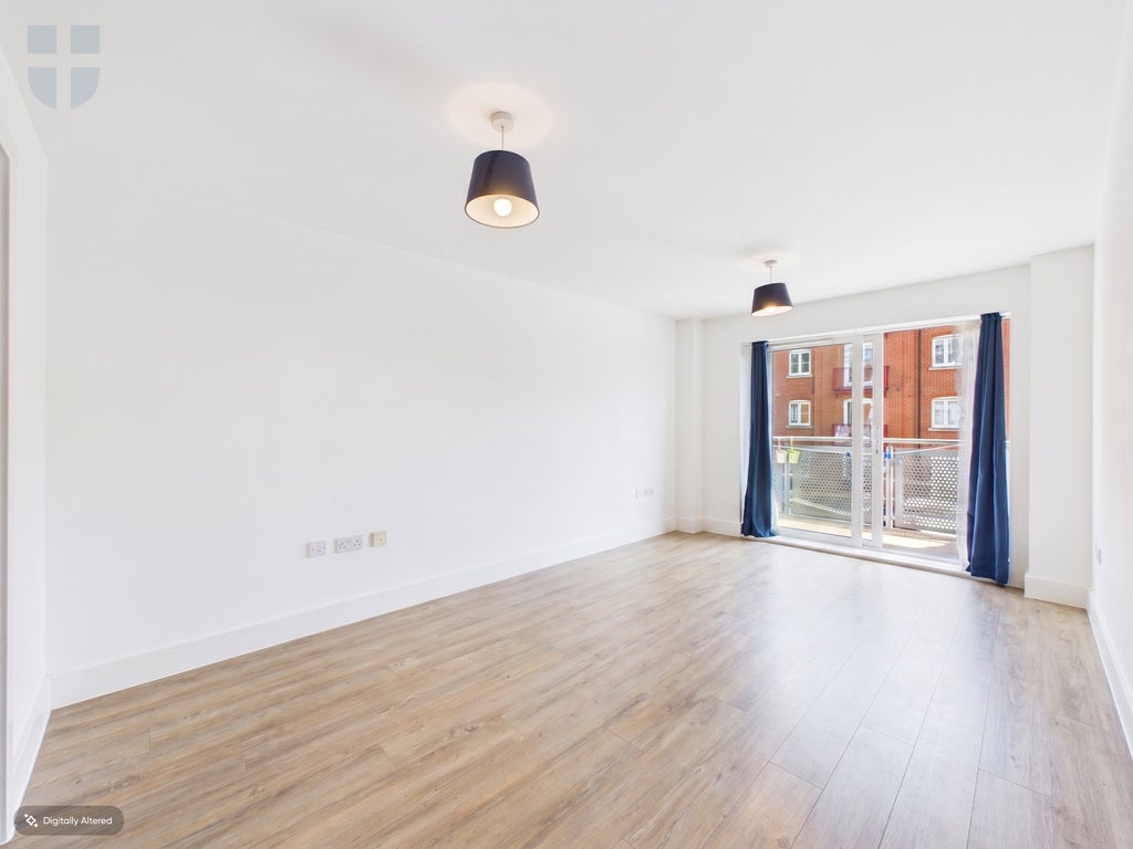 Flat Coxhill Way in Aylesbury