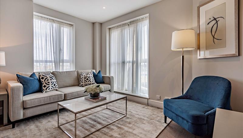 Flat Westferry Circus in Greater London