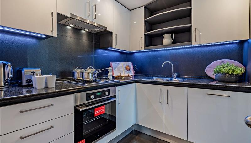 Flat Westferry Circus in Greater London