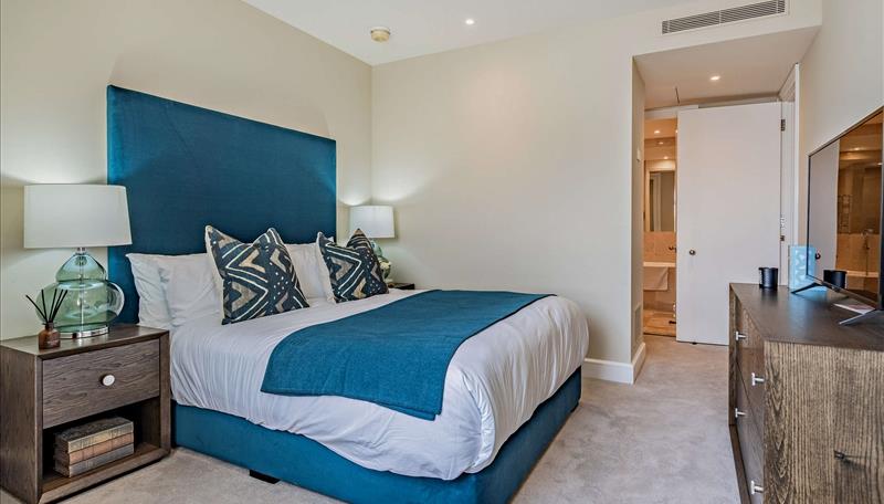 Flat Westferry Circus in Greater London