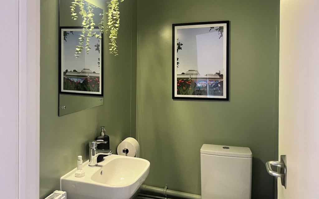 Room Cricklewood Lane in Greater London
