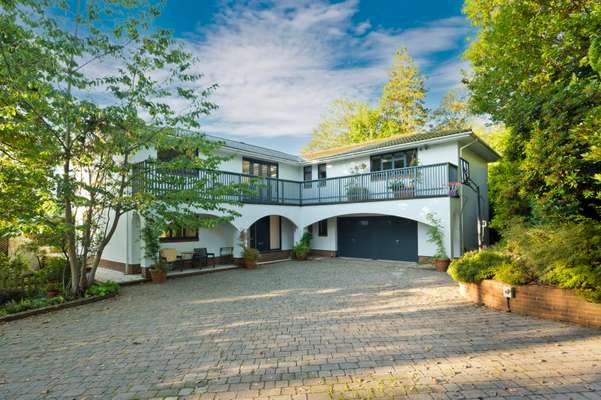 House Mount Close in Woking