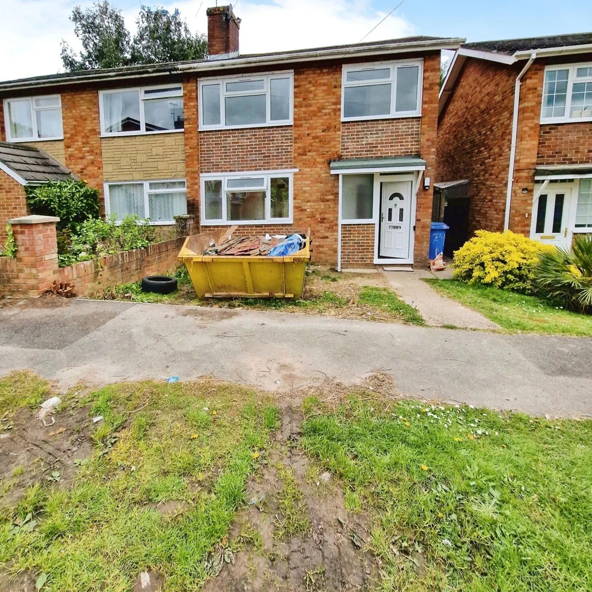 House Belland Drive in Rushmoor