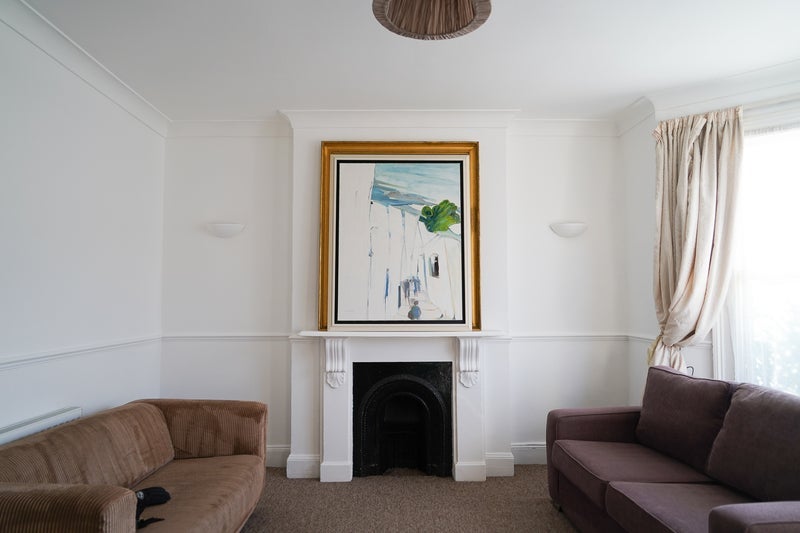 Room Hurstbourne Road in Greater London