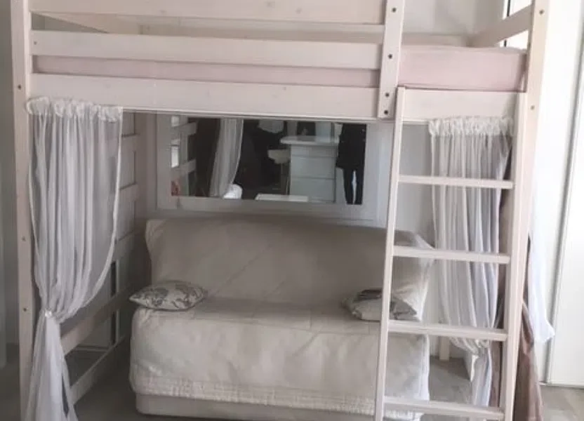 Appartement Place Lachambeaudie à Paris