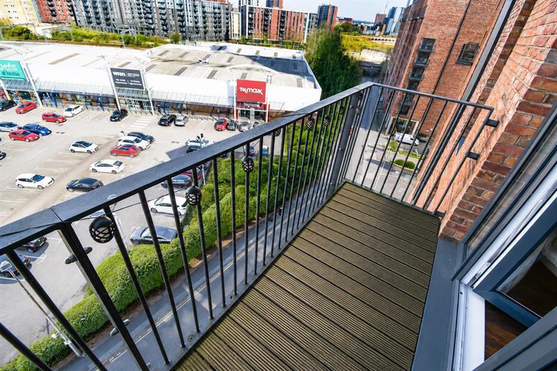 Flat Ordsall Lane in Salford