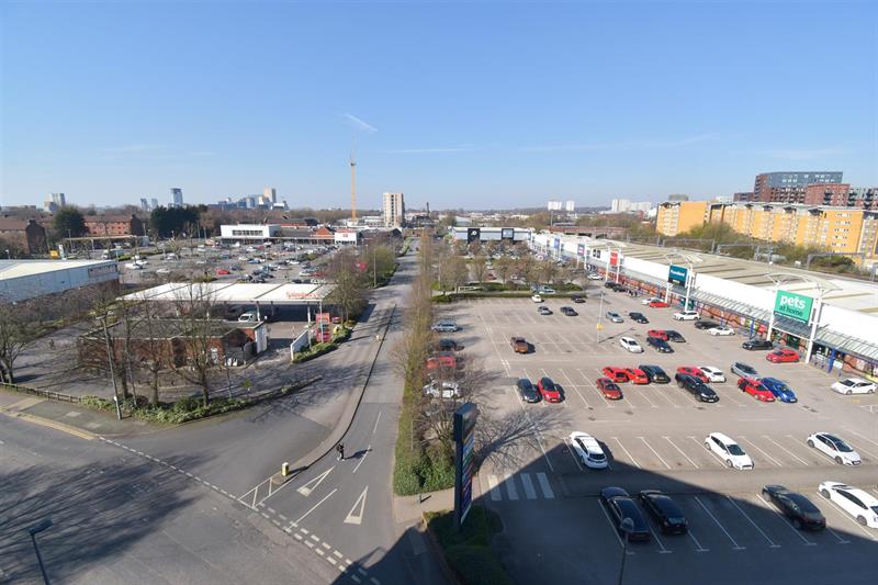 Flat Ordsall Lane in Salford