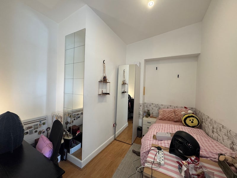 Room Talwin Street in Greater London