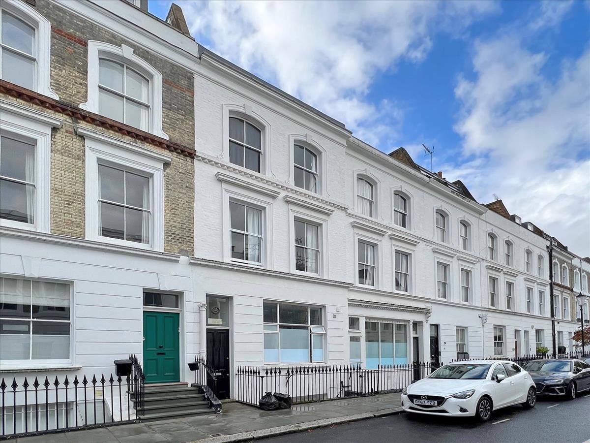 Room College Place in Greater London