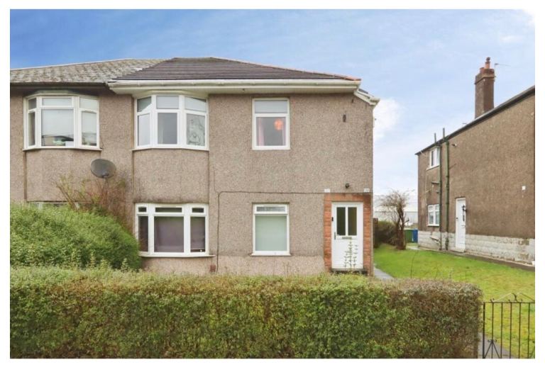 Flat Chirnside Road in Glasgow