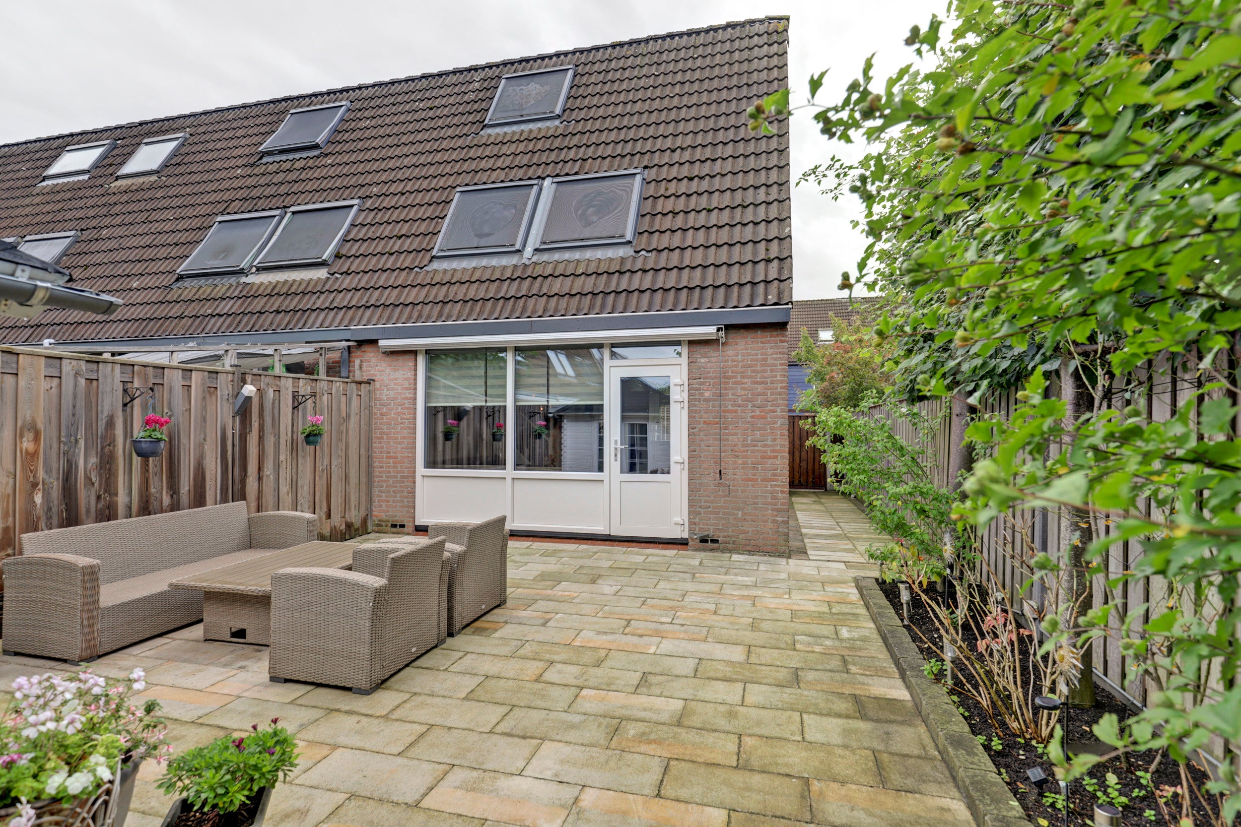 Hoekwoning te koop: Hoekkamp 1, Hendrik-Ido-Ambacht