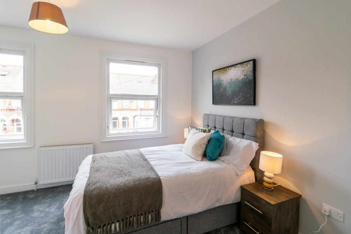 Room Hamilton Road in Reading