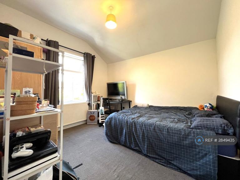 Room Great West Road in Greater London