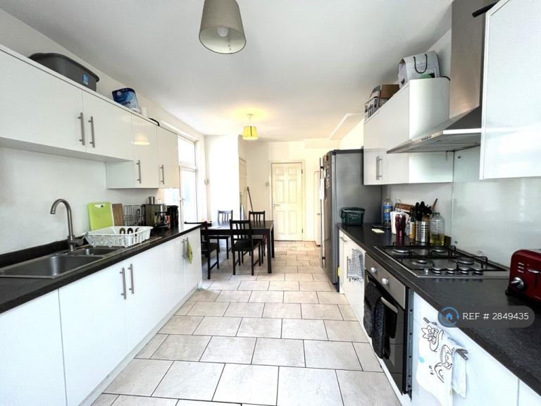 Room Great West Road in Greater London