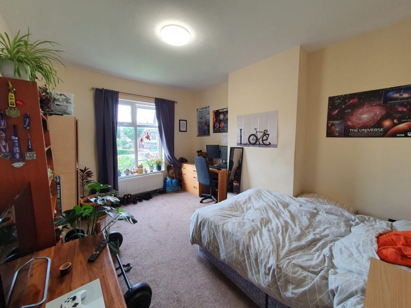 Room Rye Bank Road in Trafford