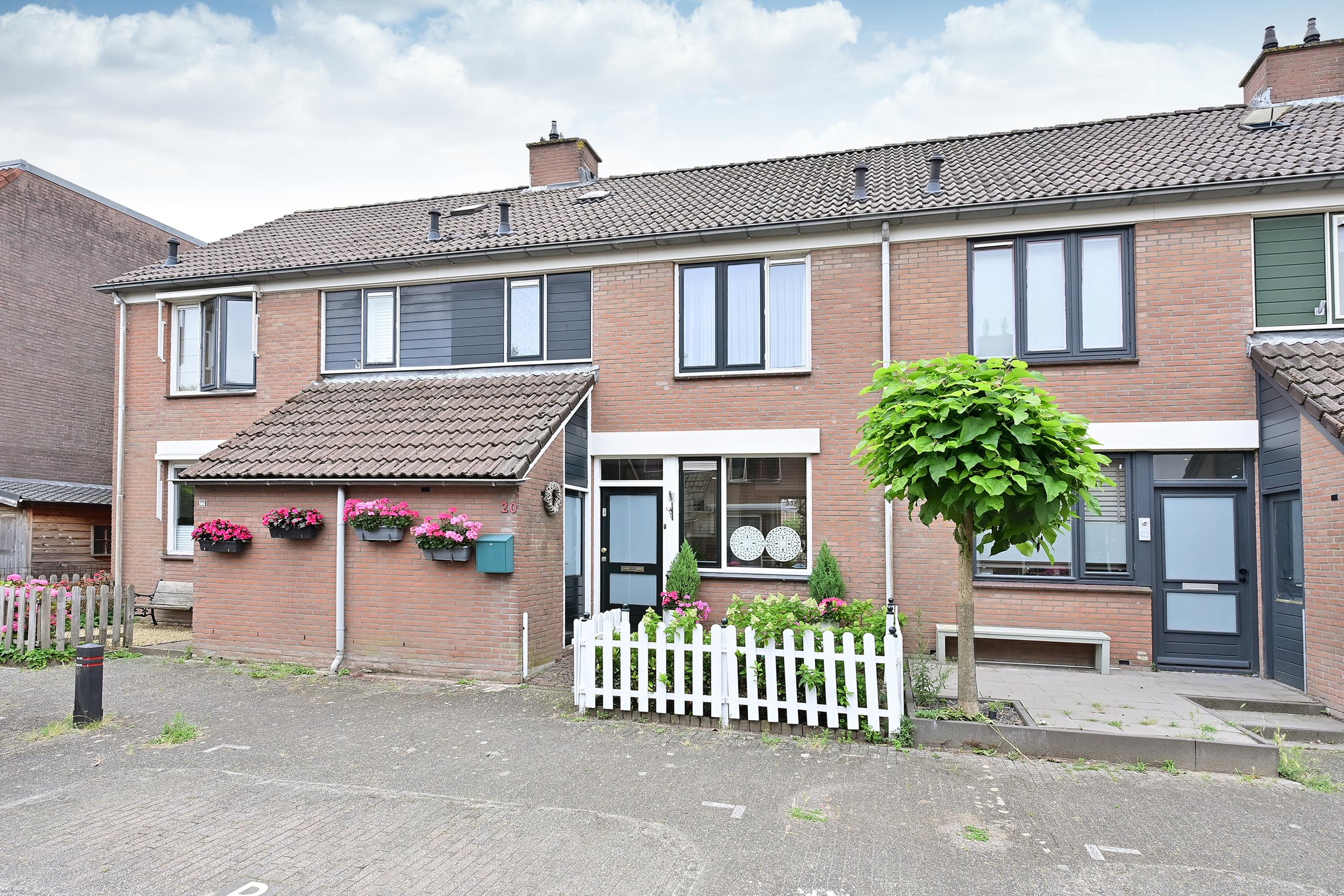 Huis Alblas 20 in Huizen