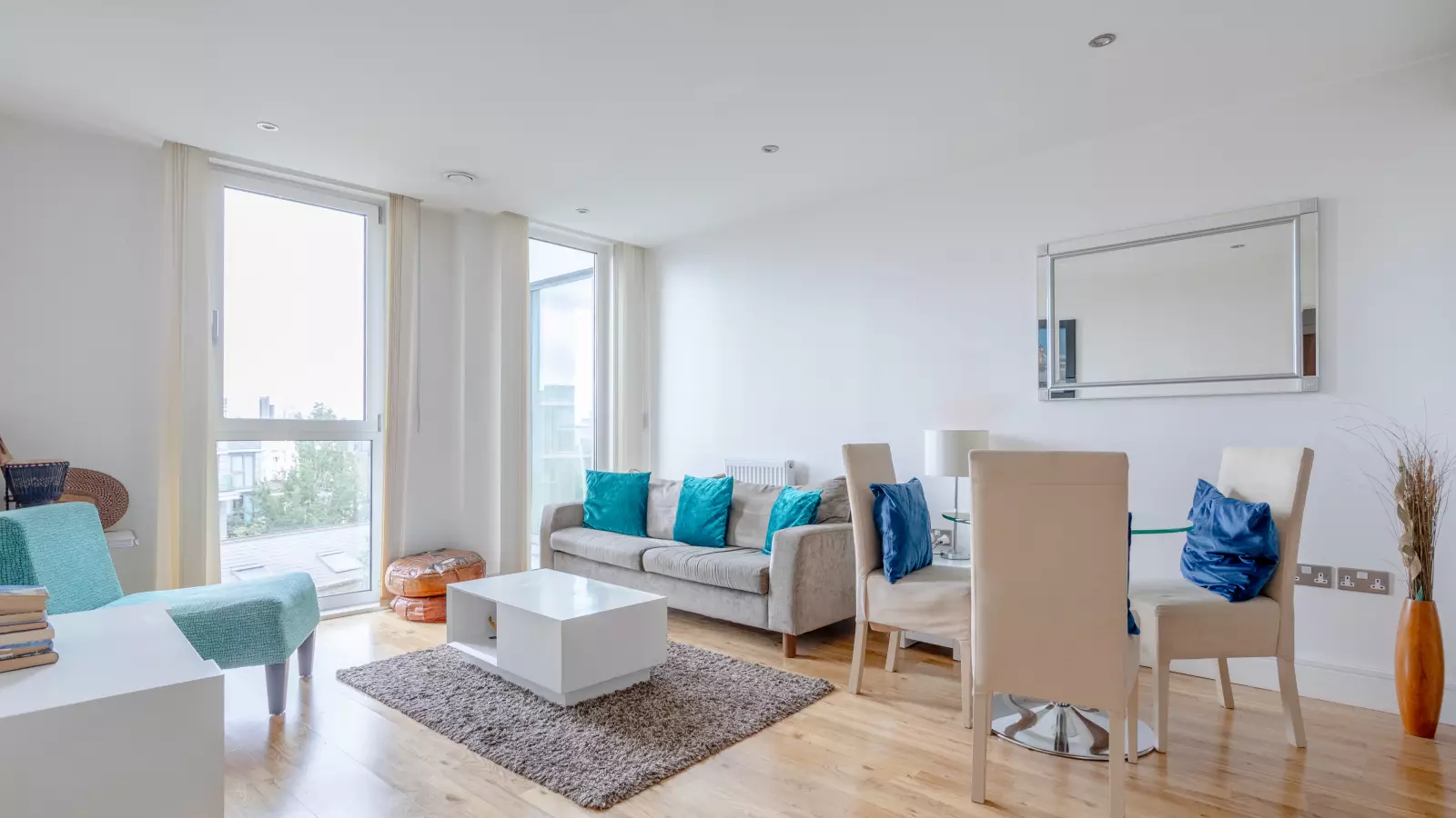Flat Brookmill Road in Greater London