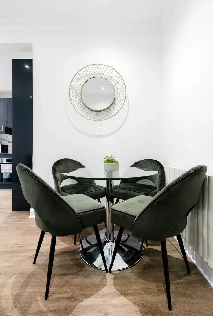 Flat Nassau Street in City of Westminster