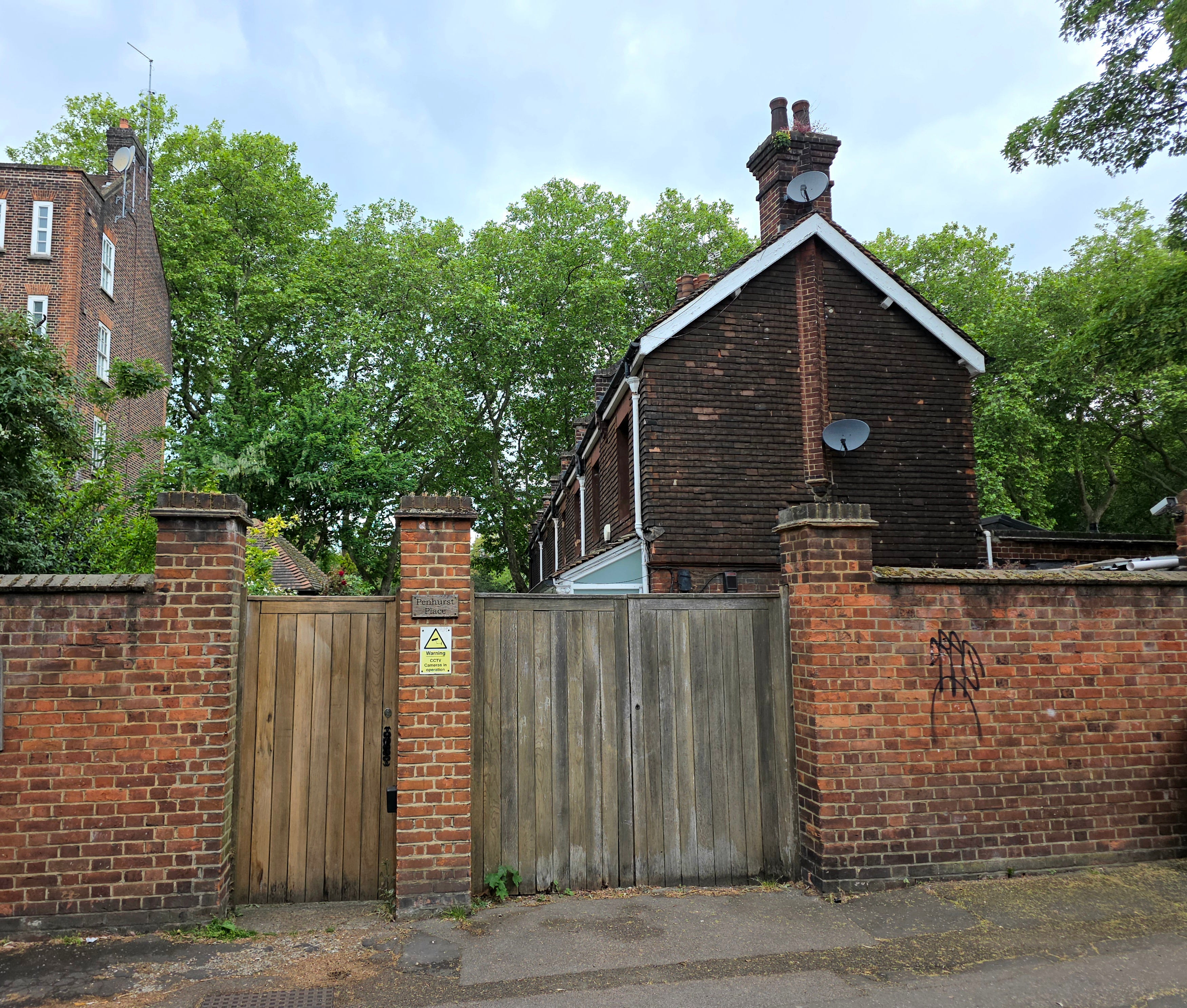 House Carlisle Lane in Greater London