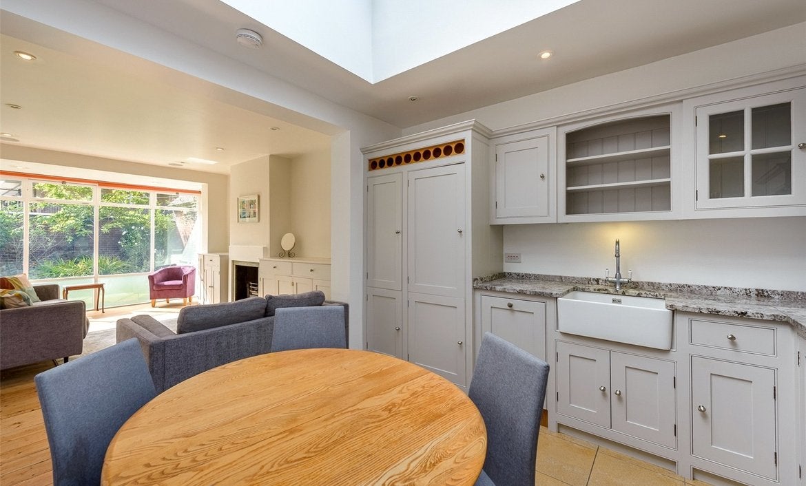 House Carlisle Lane in Greater London