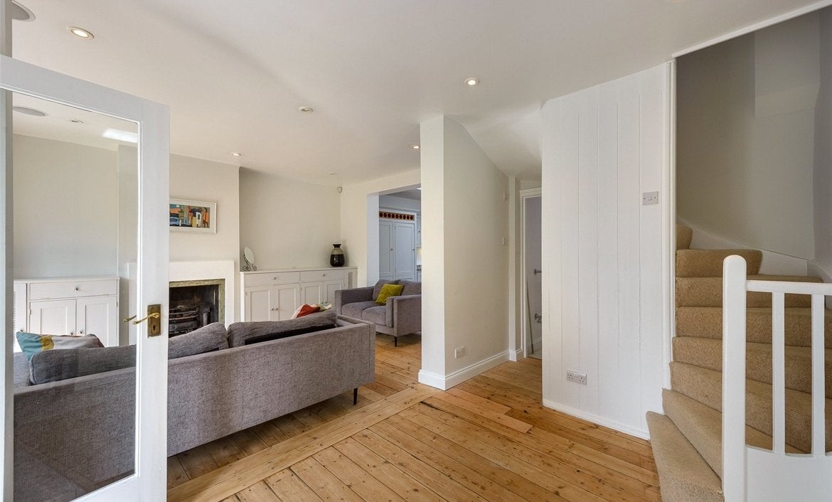 House Carlisle Lane in Greater London