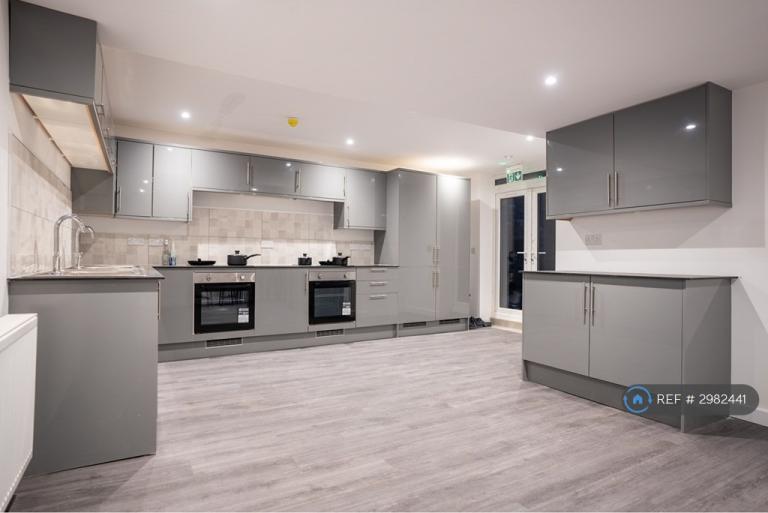 Room Canterbury Road in Folkestone and Hythe District