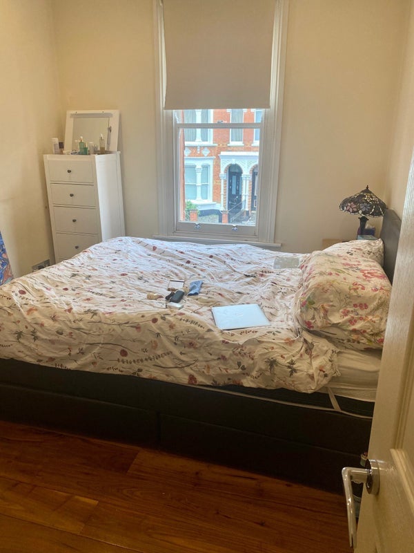 Room Lawford Road in Greater London