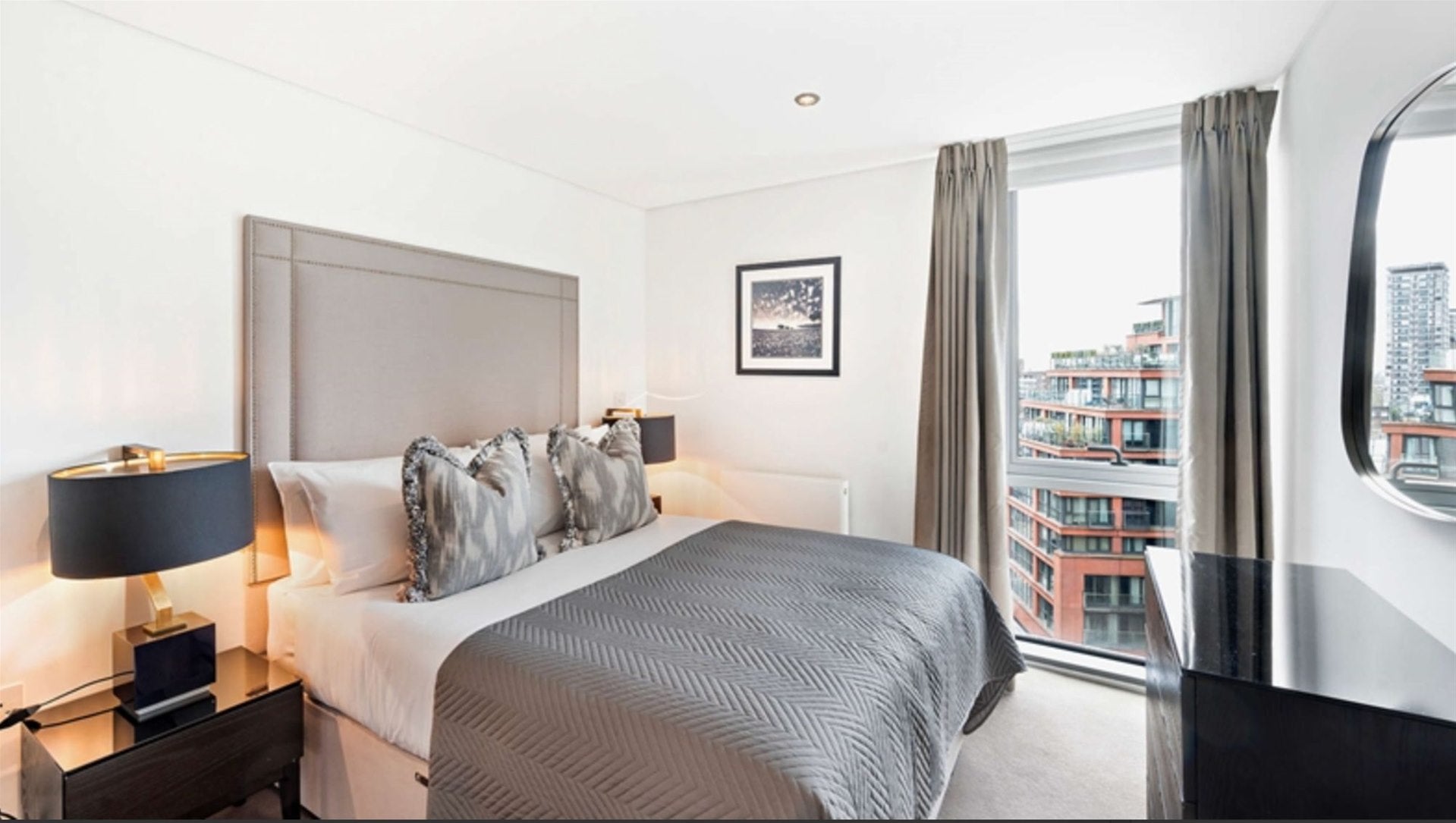 Flat Merchant Square in City of Westminster