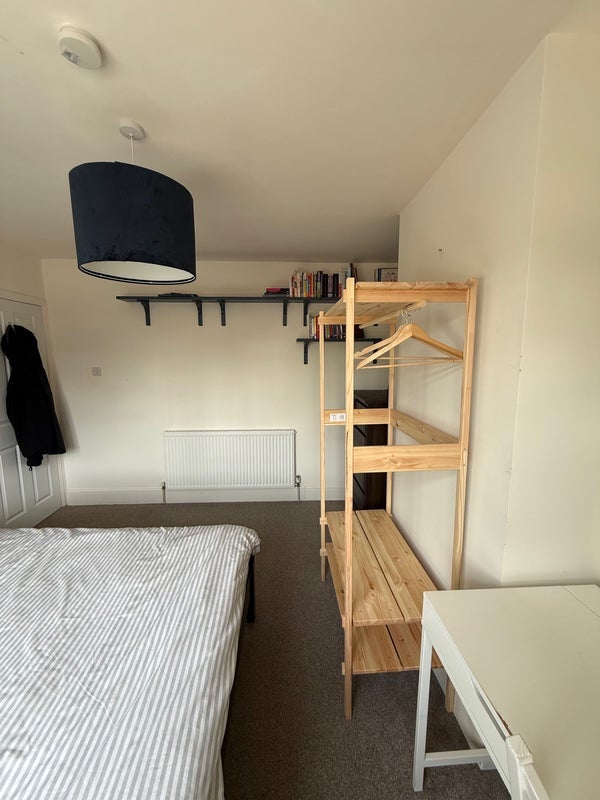 Room Elm Road in Bristol