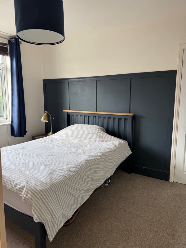 Room Elm Road in Bristol