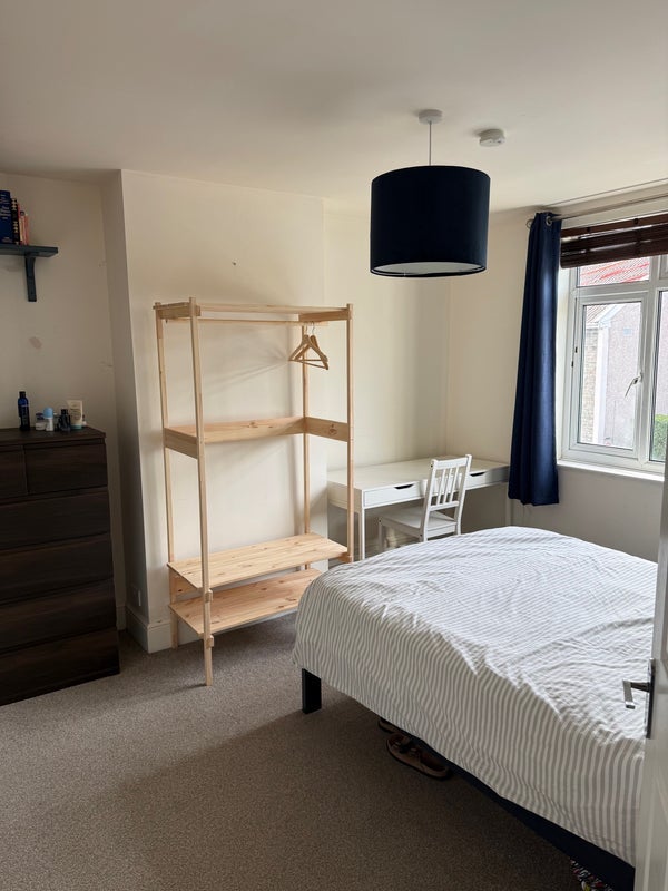 Room Elm Road in Bristol