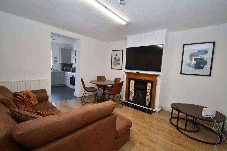 House Olive Road in Greater London