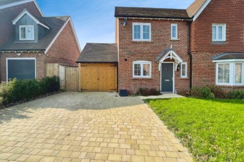 House Murano Drive in Basingstoke and Deane