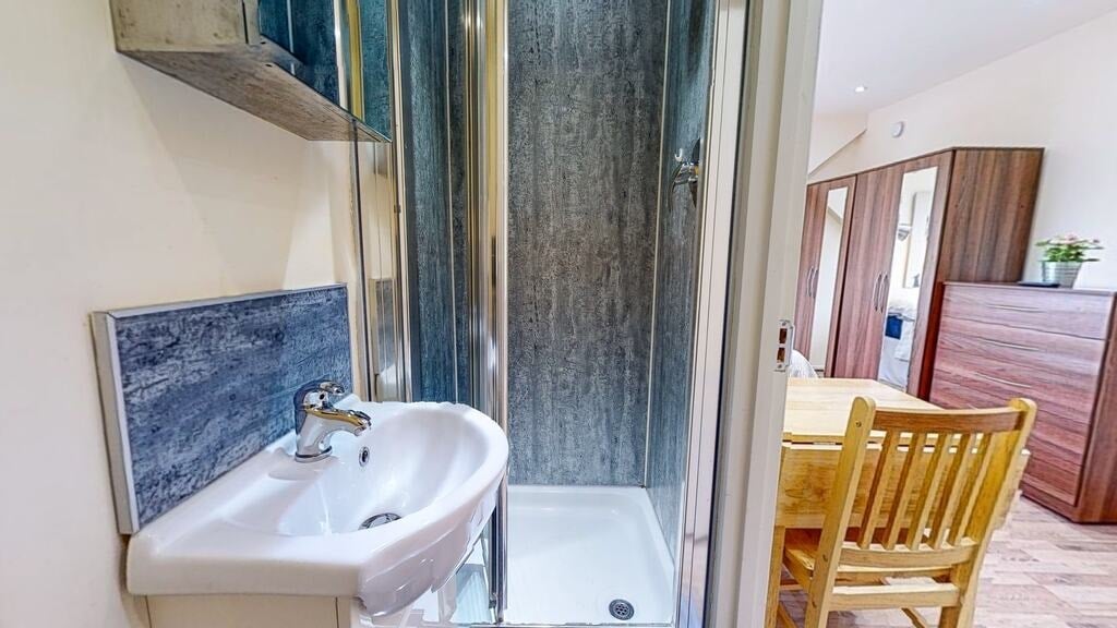 Flat Ash Grove in Greater London