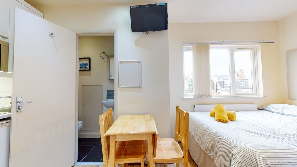 Flat Ash Grove in Greater London