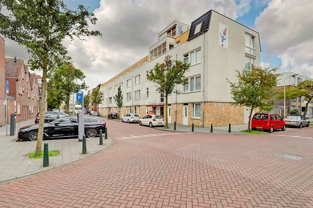 Appartement Van Dijckstraat 136 in Den Haag