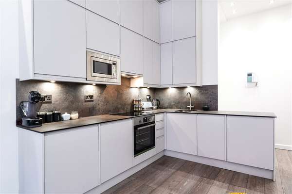 Flat Lennox Gardens in Greater London