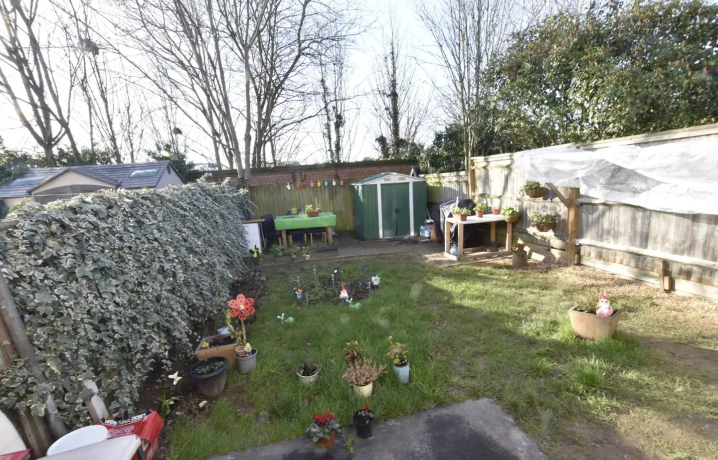 House Highfield Road in Greater London