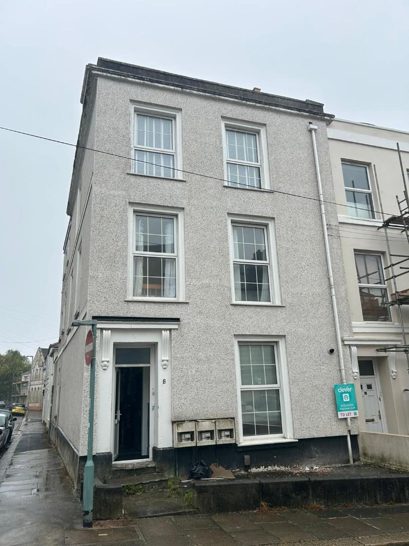 Flat Prospect Street in Plymouth
