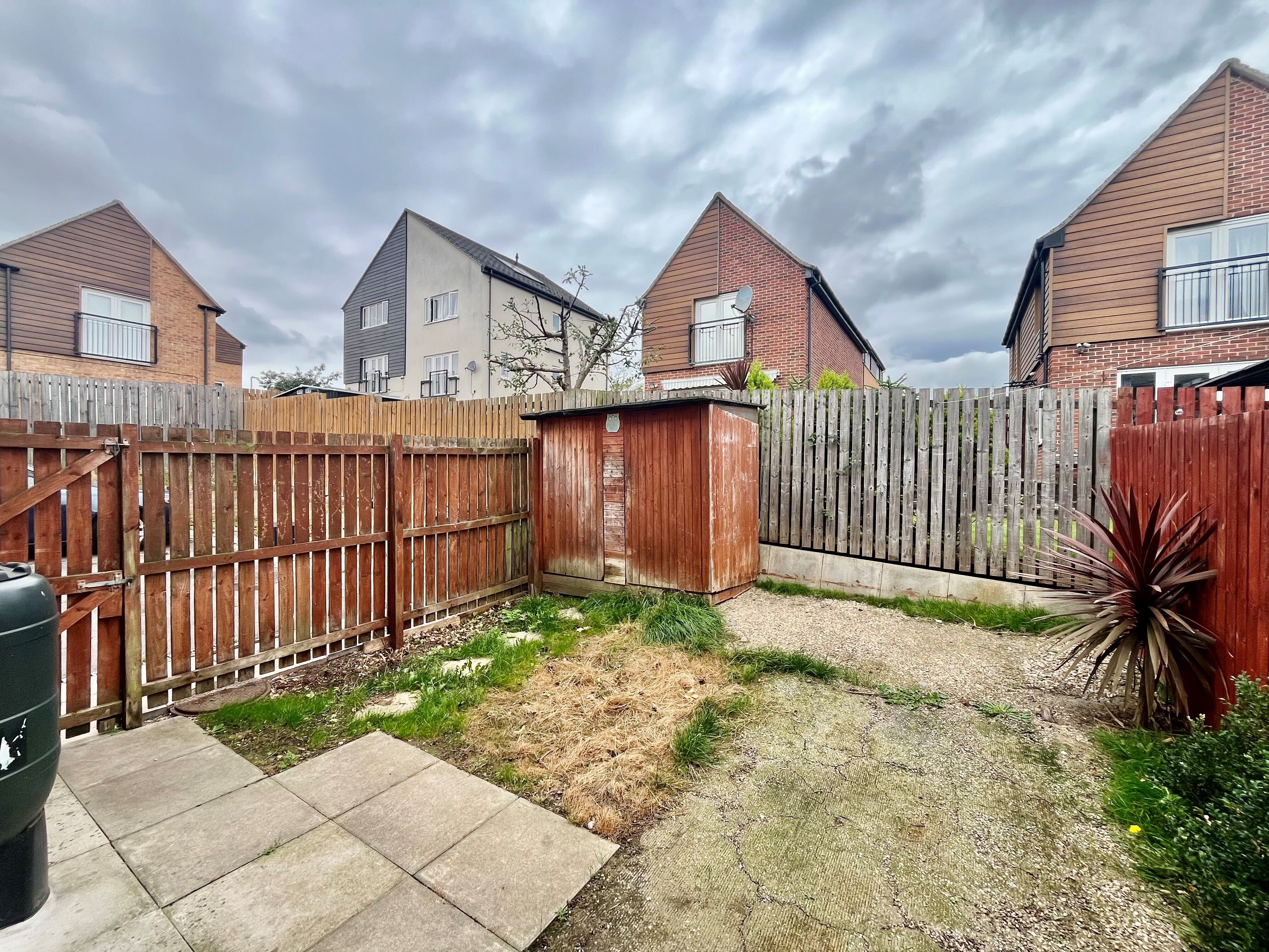 House Oaklands Court in Leeds