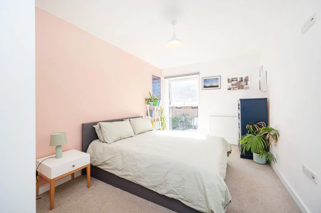 Flat Buckhurst Street in Greater London